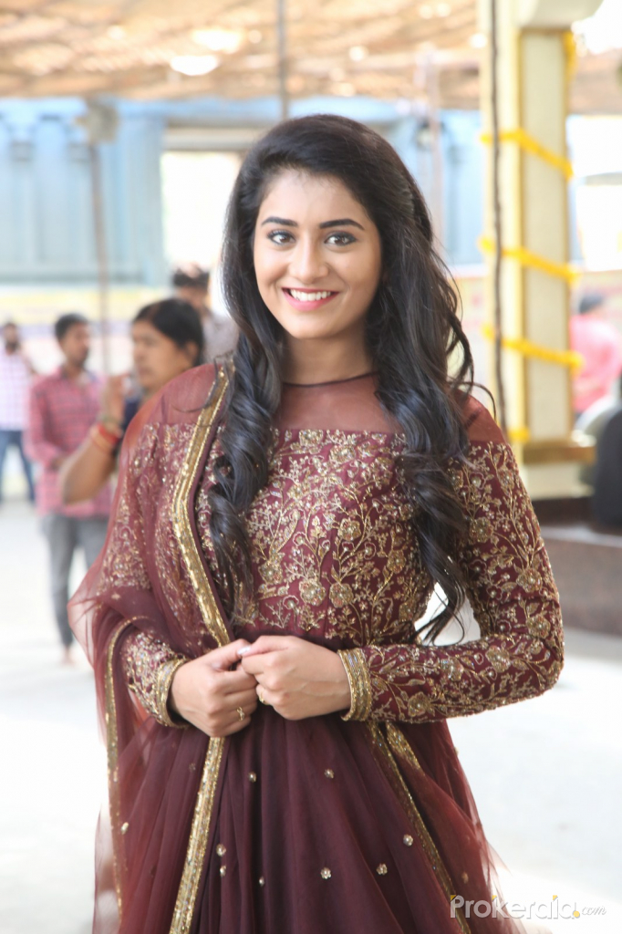 Rashi Singh Photos | Rashi Singh Pics & Photo Gallery | Hot, Sexy Rashi