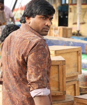 Vikram Vedha Movie Cast, Review, Wallpapers & Trailer