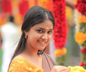 Rajini Murugan Movie Cast, Review, Wallpapers & Trailer