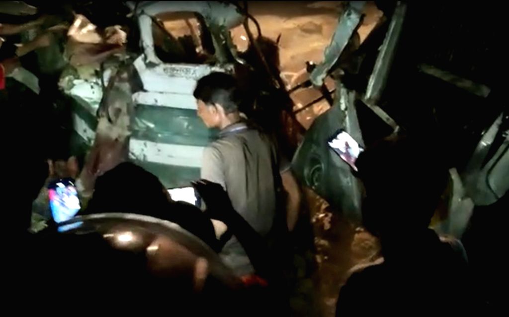 16 killed in UP road accident