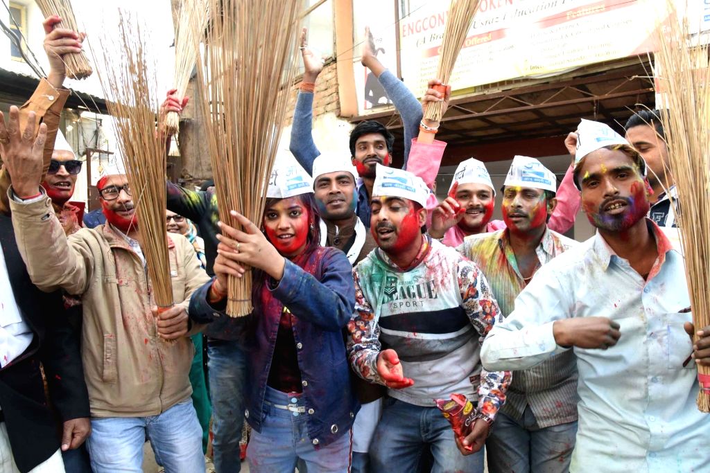 AAP sweeps Delhi Polls 2020, party workers celebrate
