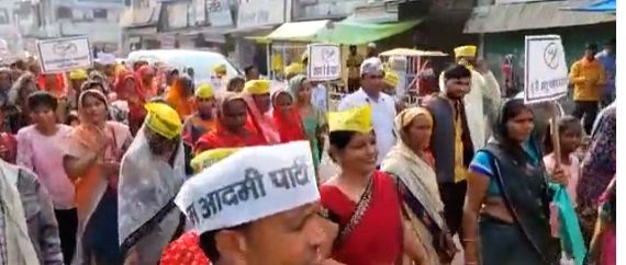 Free photo : AAP launches 'jhadu chalao' campaign in Up