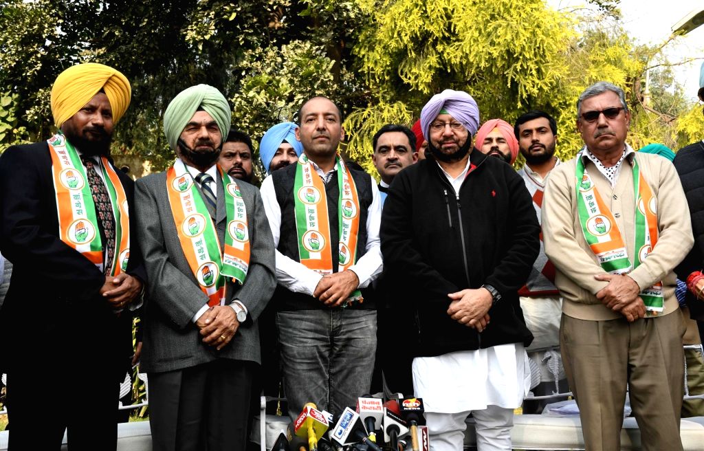 AAP leaders join Congress
