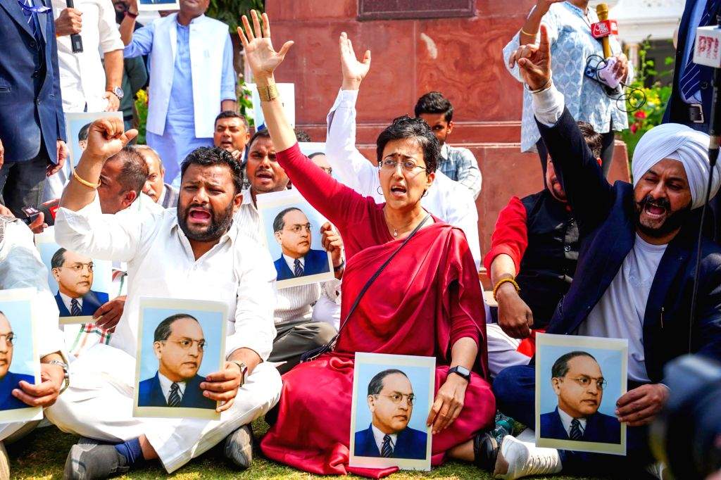 AAP leaders protest outside Vidhan Sabha over Ambedkar's photo removal