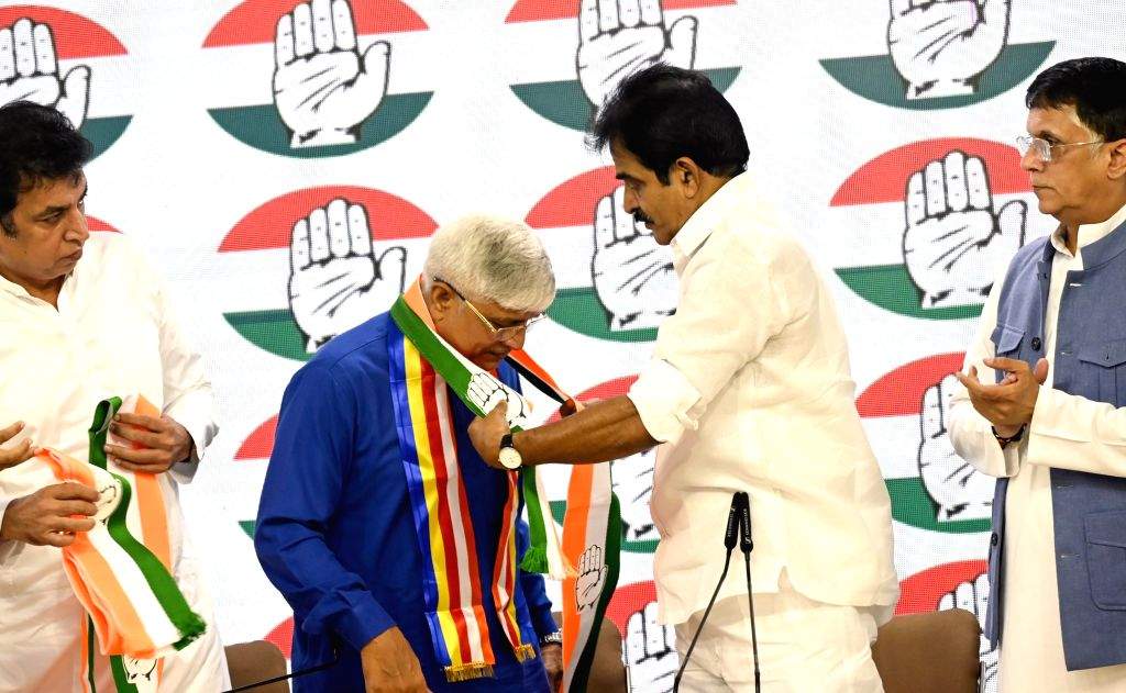 AAP MLA Rajendra Gautam Pal joins Congress Party