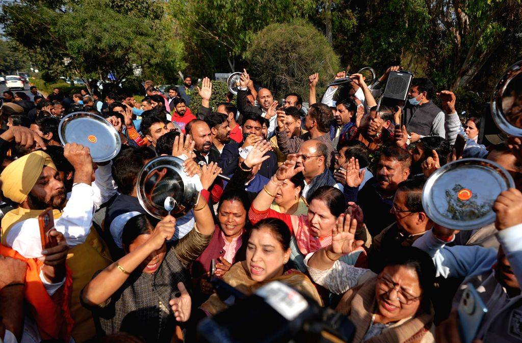 AAP Protests at Delhi Secretariat