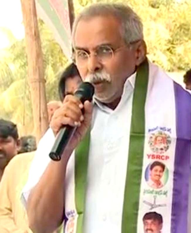 Accused in Vivekananda Reddy murder shifted to Hyderabad Jail