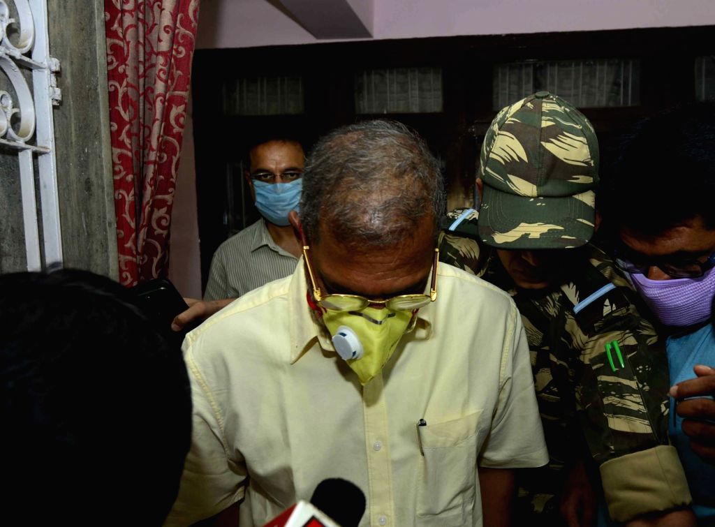 Actor Nana Patekar arrives to meet Sushant Singh Rajput's family during his visit to the late actor's residence in Patna on June 28, 2020. - Nana Patekar and Sushant Singh Rajpu