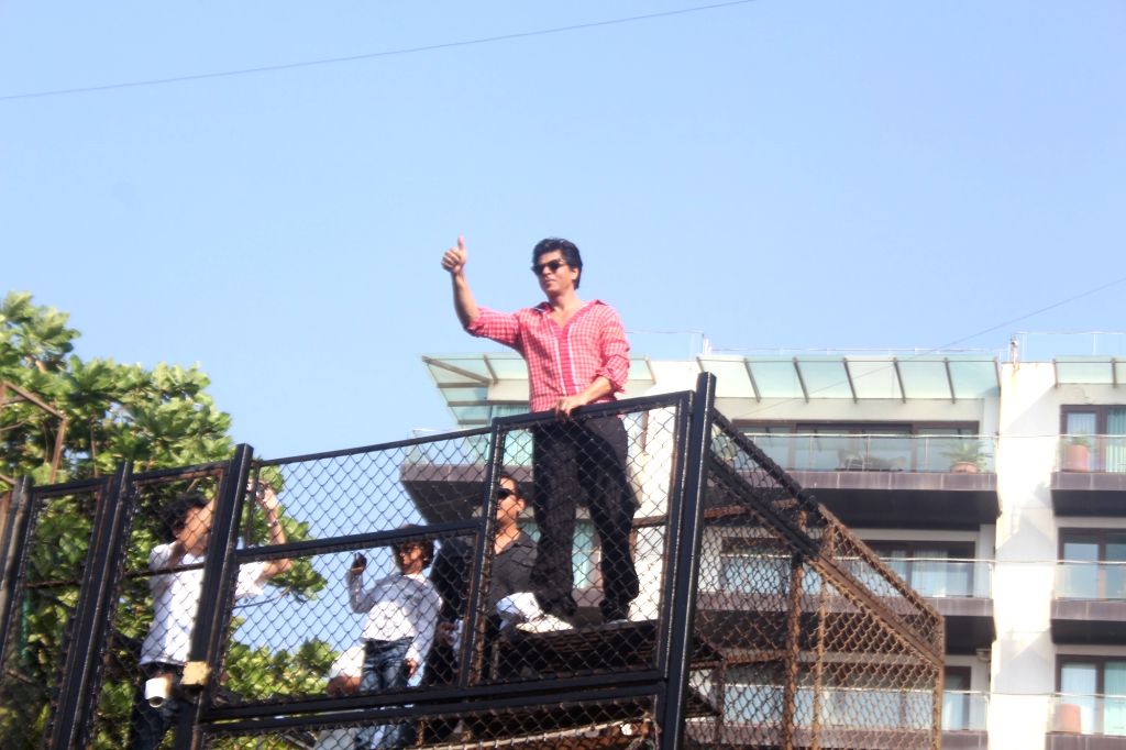 Shah Rukh Khan and AbRam Khan greets fans on his 53rd birthday