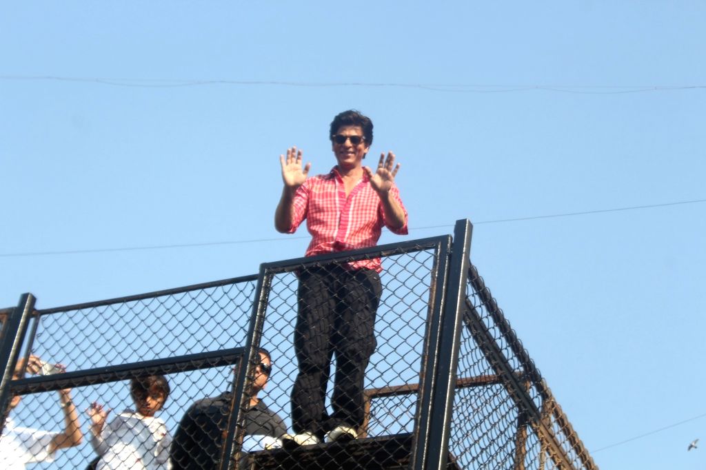 Shah Rukh Khan and AbRam Khan greets fans on his 53rd birthday