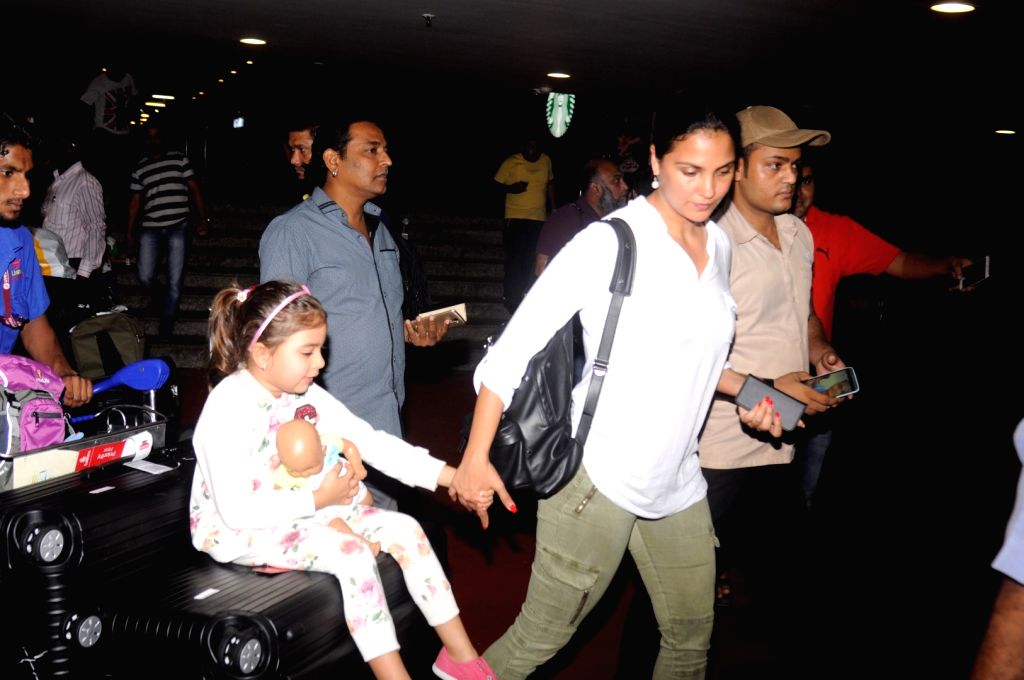 : Mumbai: Dia Mirza, Aishwarya Rai, Lara Dutta, Sonam Kapoor, Kangana ...