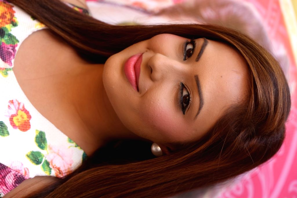 NIKISHA - pastel pink
