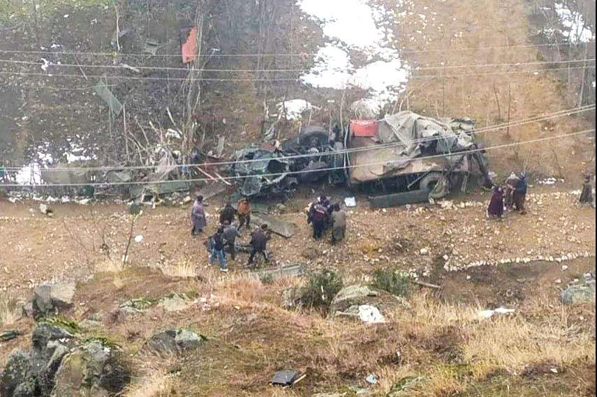 An Army vehicle skids off the road near Wular Viewpoint in SK Payeen area
