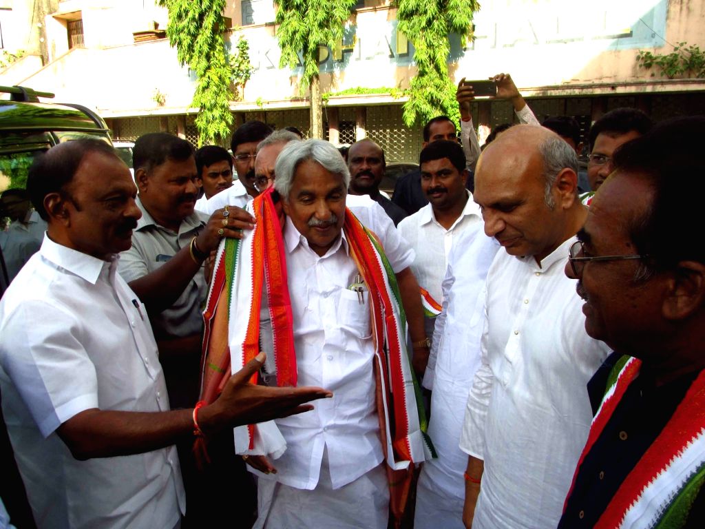 H R Guruv Reddy Congress leaders at Indira Bhavan