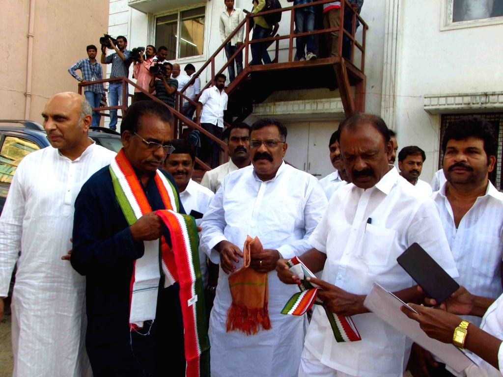 H R Guruv Reddy Congress leaders at Indira Bhavan