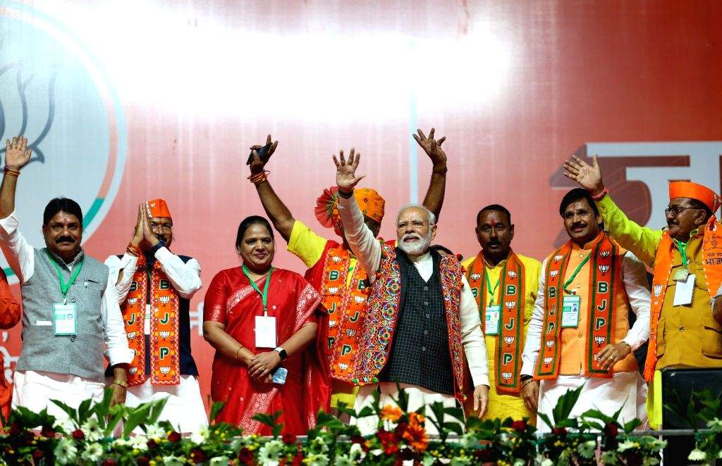 Pm Modi At Rally Barwani : Prime Minister Narendra Modi attends an election rally