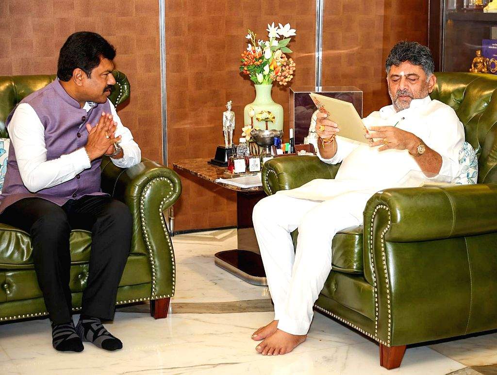 B.Y. Raghavendra meets D.K. Shivakumar