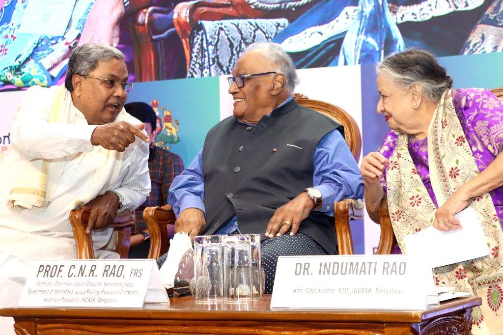 Profc N R Rao Karnataka Chief Minister Siddaramaiah greets Bharat Ratna Prof. C.N.R ...