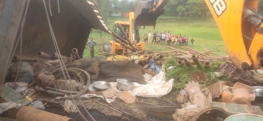 8 labourers killed after truck overturns in Bihar's Purnea