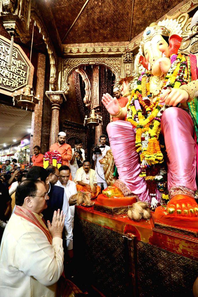 BJP National President J.P Nadda offers prayer at Lalbaugcha Raja