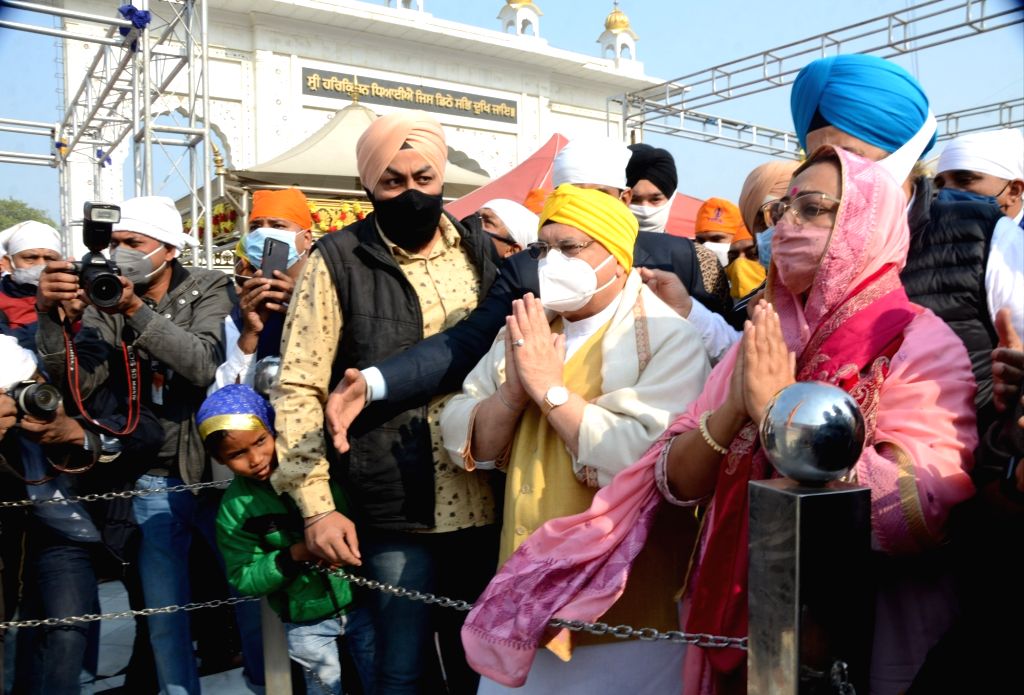 JP Nadda offers prayers at Gurudwara Bangla Sahib on Guru Nanak Jayanti