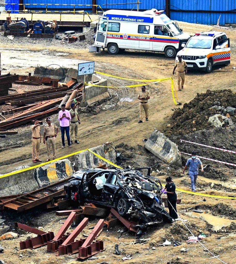 BMW crashes on Coastal Road, three killed