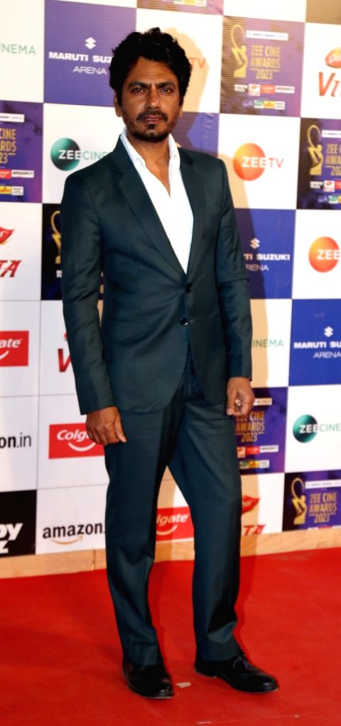 bollywood actor in formal dress Unique Sweetheart White Long Prom Dress Gorgeous Floral Evening Gowns –  SELINADRESS main image 1