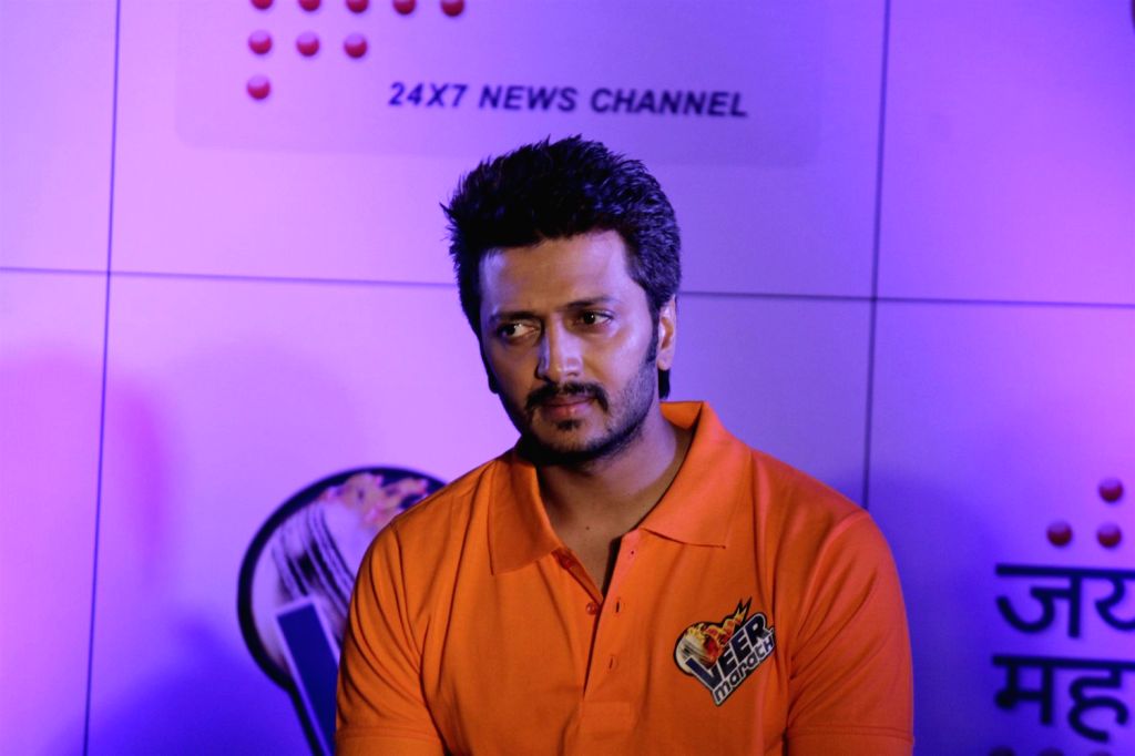 Riteish Deshmukh And Genelia D Souza At The Announcement Of Their CCL 