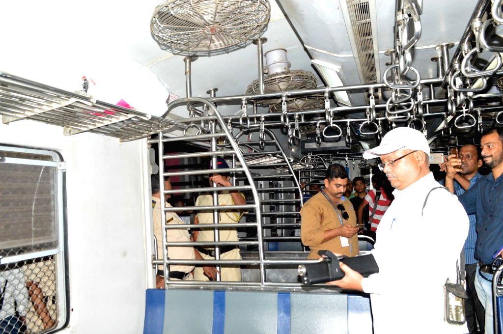 Bomb Detection and Disposal Squad (BDDS) men carry out security checks ...