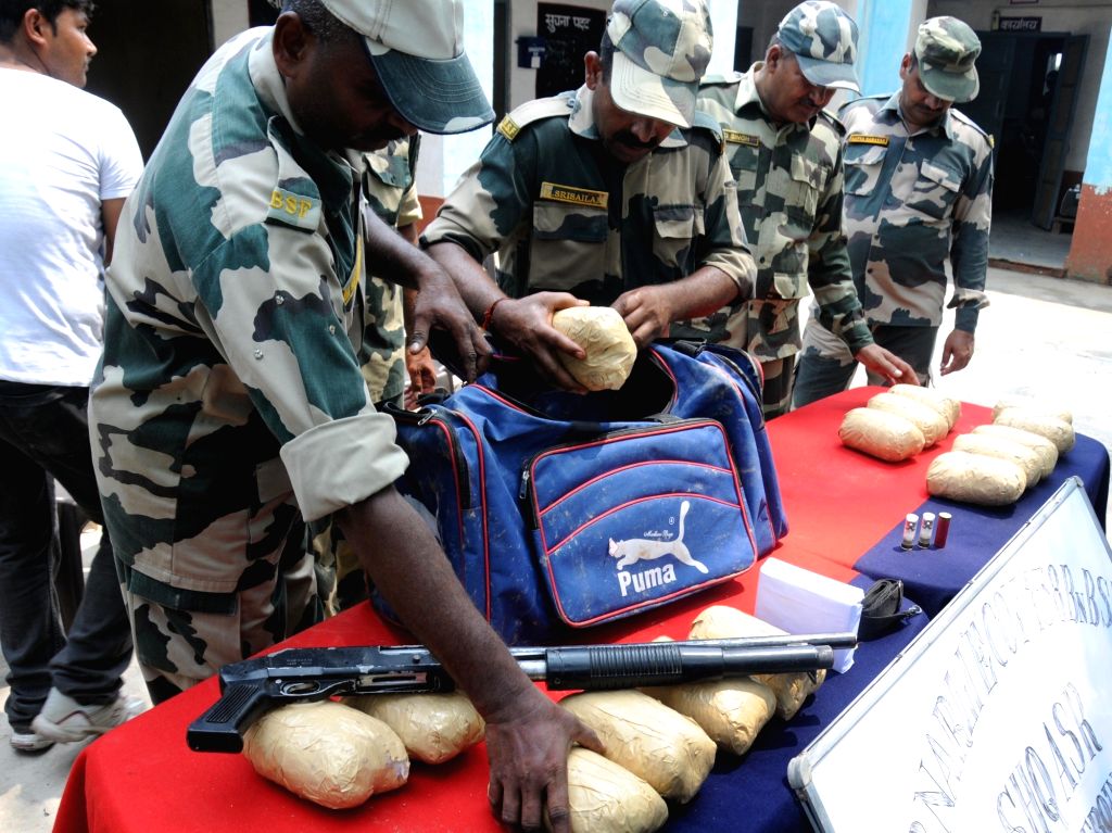 BSF seizes 21 kg heroin in Punjab