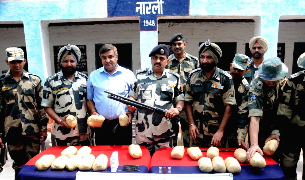 BSF seizes 21 kg heroin in Punjab