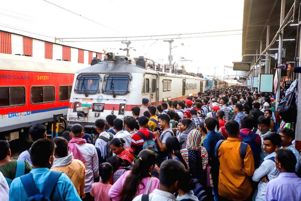 Candidates crowd Charbagh station after UP Police exam