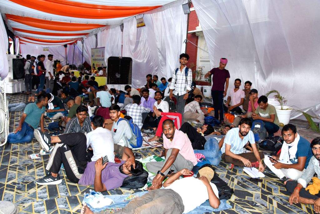 Candidates crowd Charbagh station after UP Police exam
