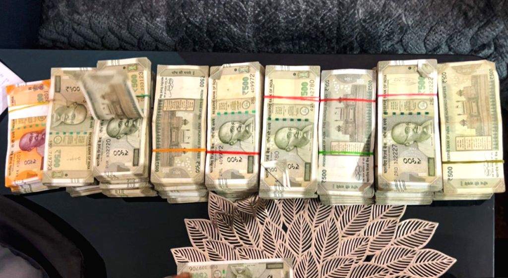 CBI Recovers Cash, Jewellery in CWC Bribery Case