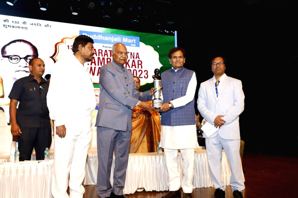  Free Photo : Chief Minister Yogi received the Bharat Ratna Dr. Ambedkar Bildidee 
