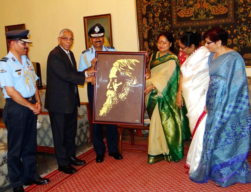 Chief of Air Staff meets WB Governor