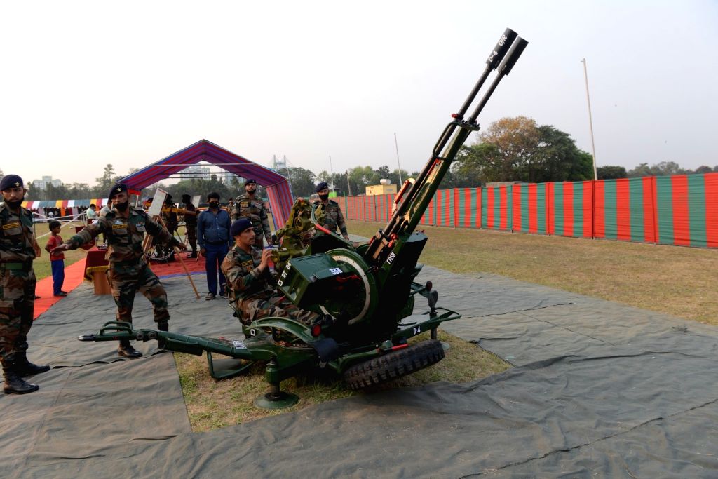 Tri Weapon Children at the TRI Service Weapon and Equipment Display, on the ...