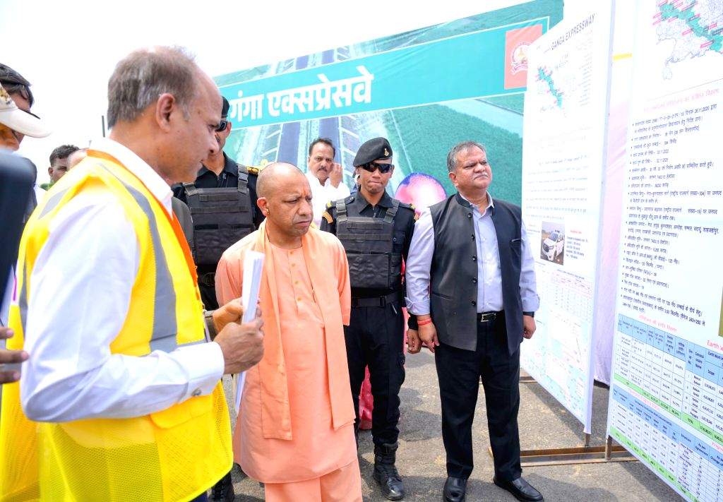 CM Yogi Inspects Ganga Expressway Construction