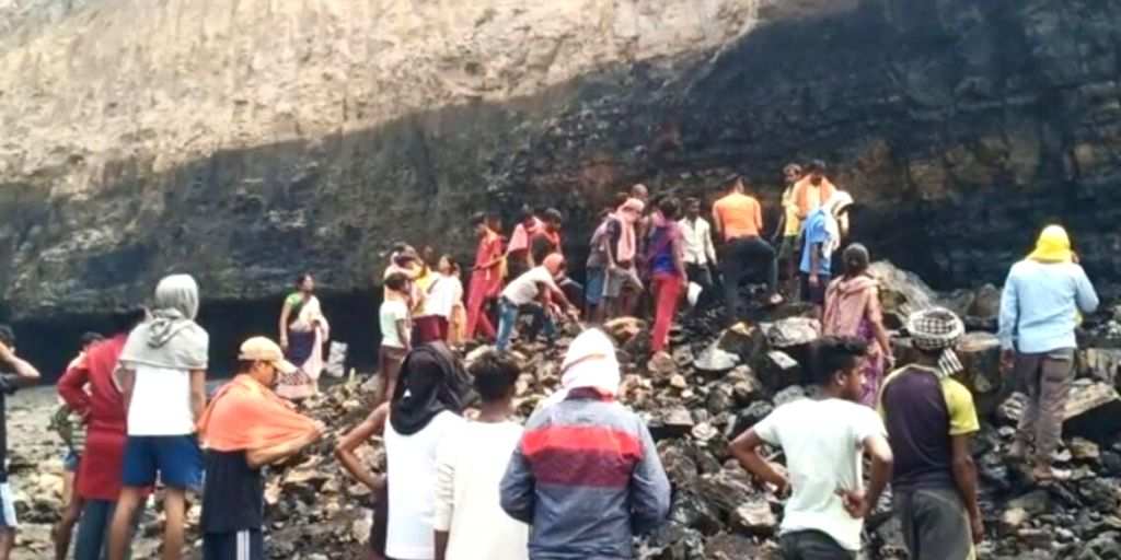 2 illegal miners dead, dozen feared buried as coal mine collapses in ...