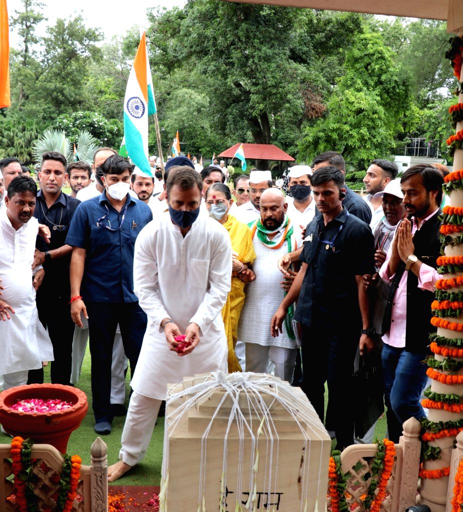 Congress leader Rahul Gandhi pays tribute to Mahatma Gandhi at Gandhi ...