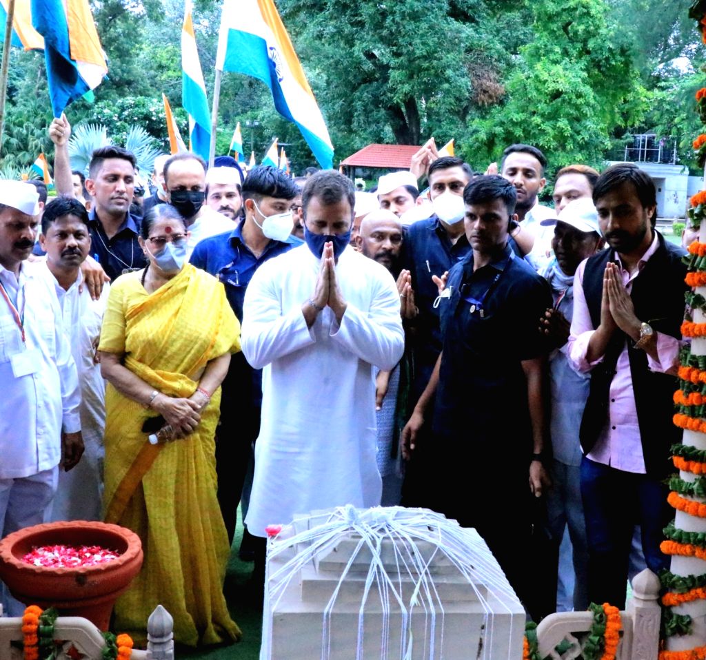 Congress leader Rahul Gandhi pays tribute to Mahatma Gandhi at Gandhi ...