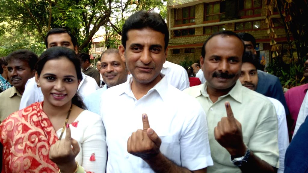 2019 Lok Sabha elections - Phase II - Congress' Rizwan Arshad casts vote