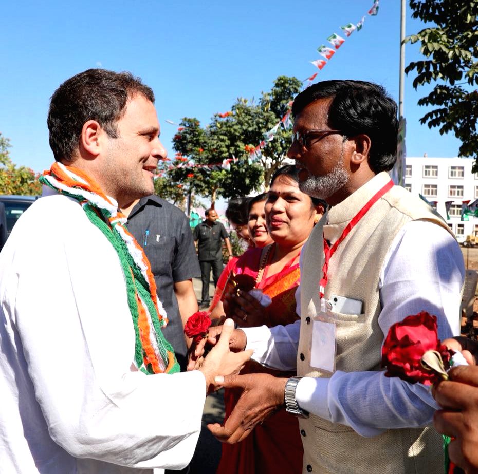 Rahul Gandhi pays tribute to Mahatma Gandhi
