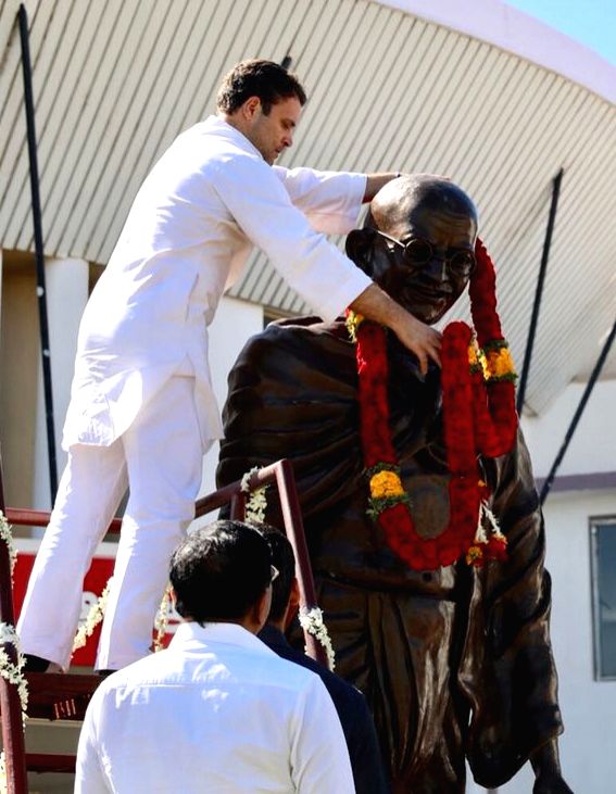 Rahul Gandhi pays tribute to Mahatma Gandhi