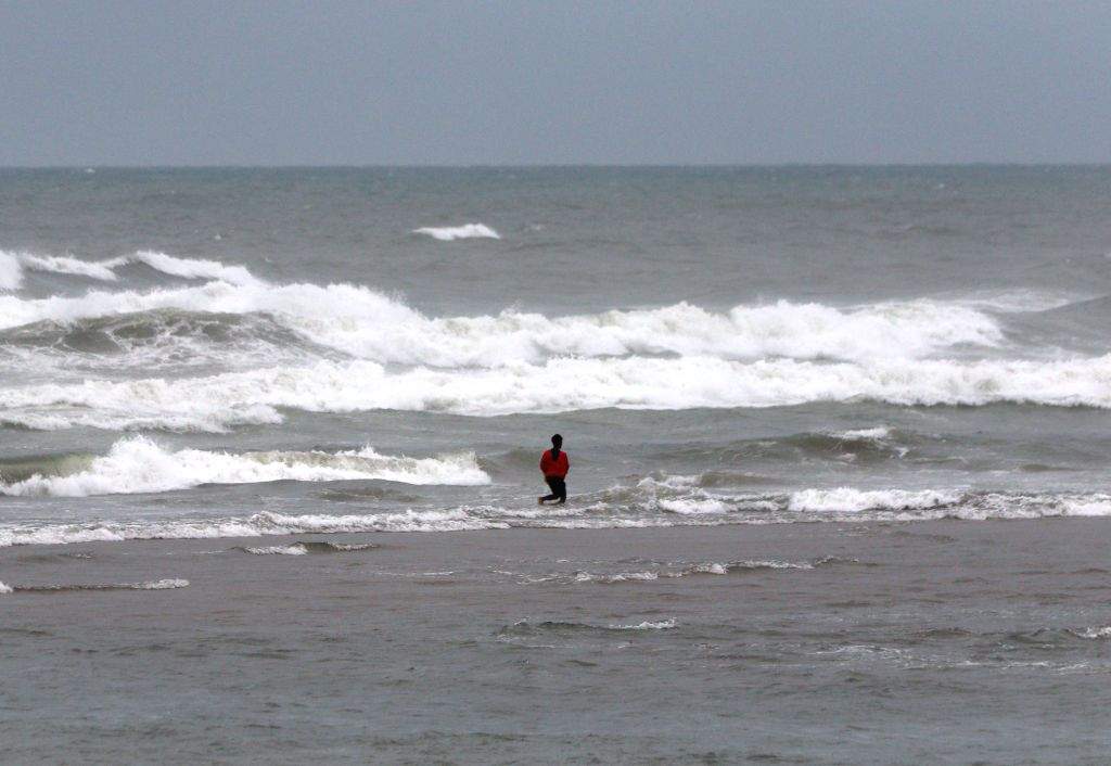 Cyclone Ditwah Hits Marina Beach cyclone-ditwah-hits-marina-beach