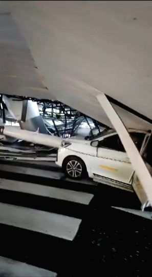 Delhi airport canopy collapse: One dead, several injured (Ld)