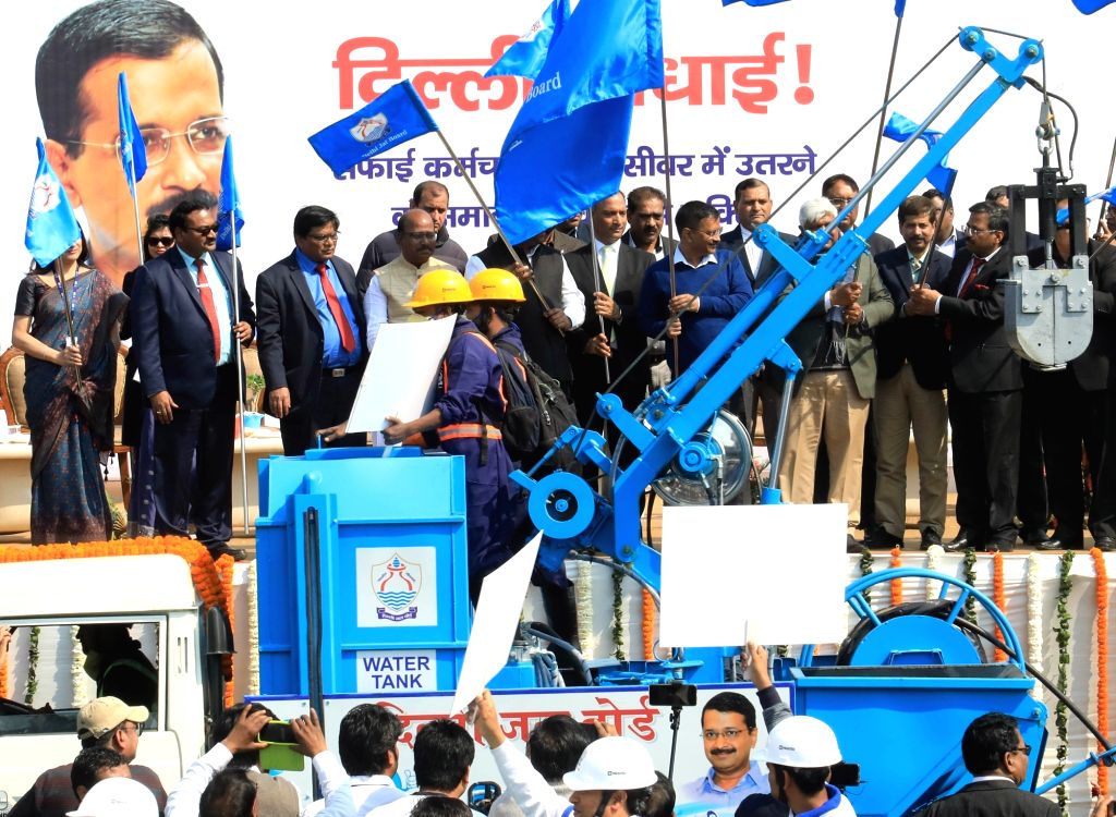 New Delhi Delhi introduces 200 sewers cleaning machines for narrow lanes