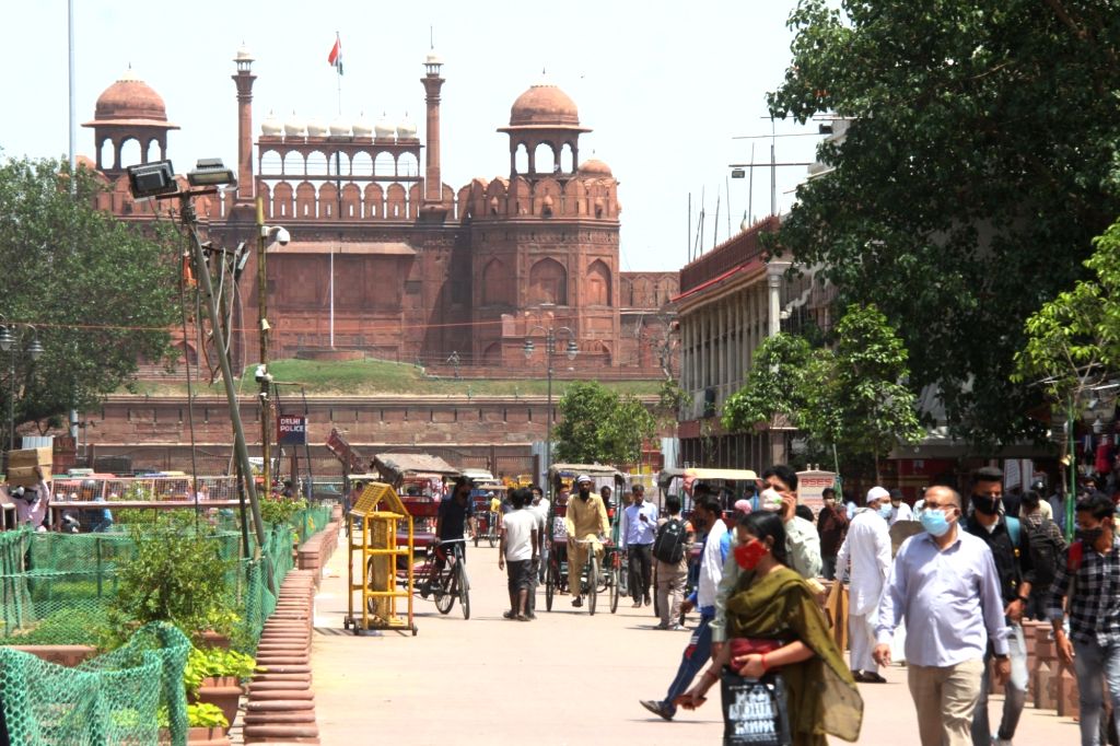 Deserted view of Chandni Chowk after market association announce market