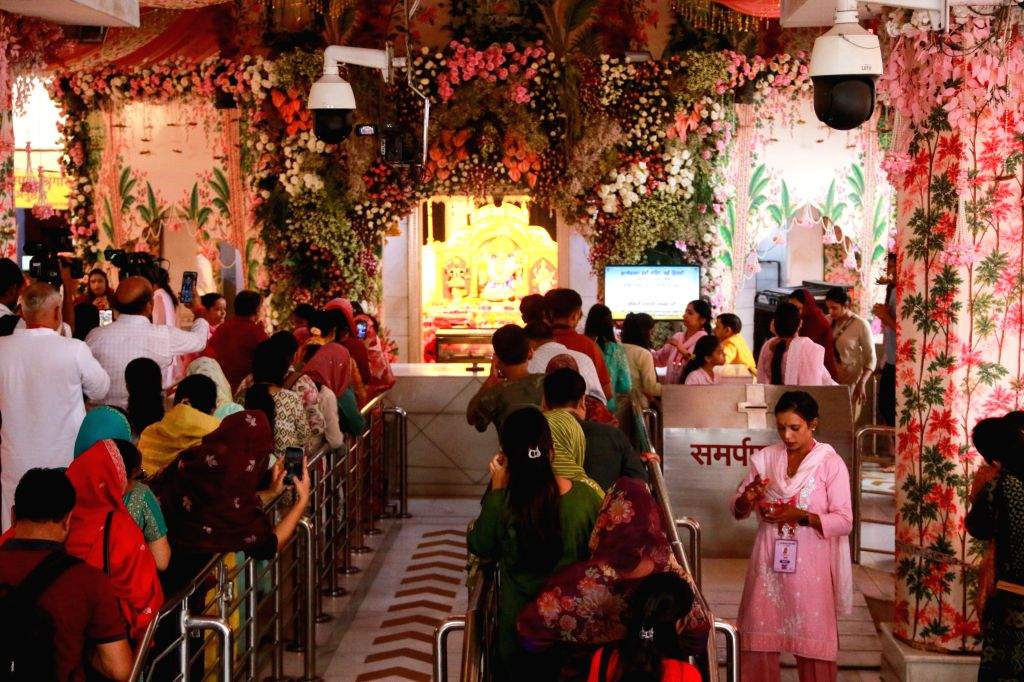Devotees Offer Prayers at Jhandewala Temple During Sharadiya Navratri