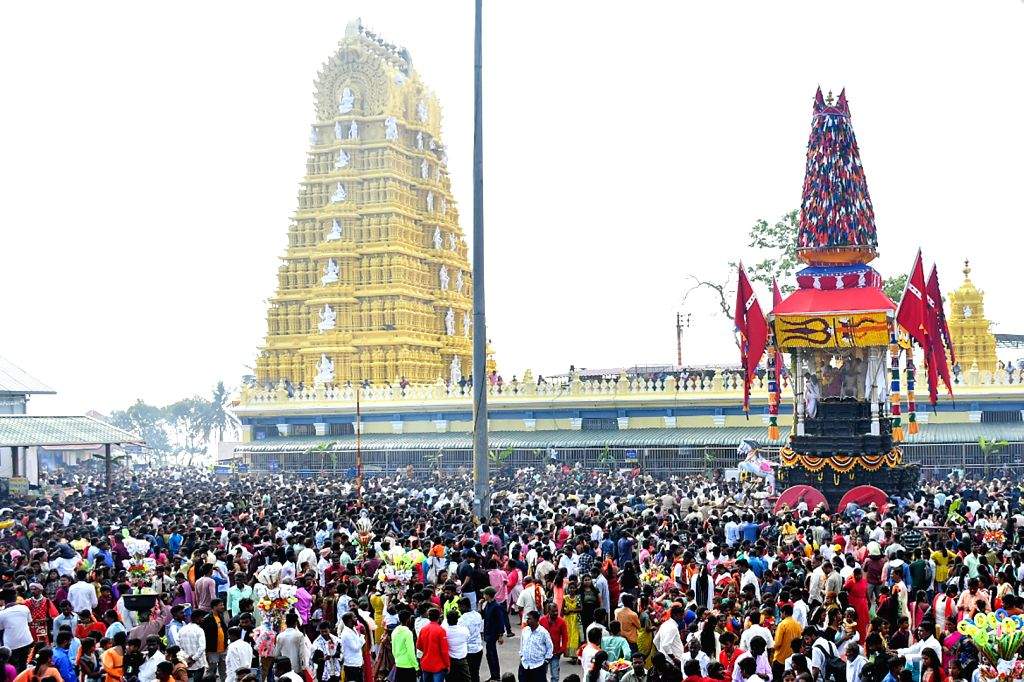 Devotees participate in Goddess Chamundeshwari chariot procession at ...